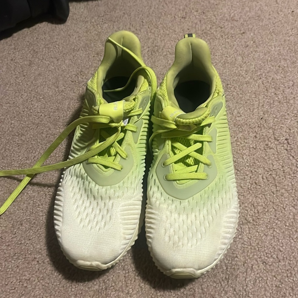 Adidas Alphabounce 💛